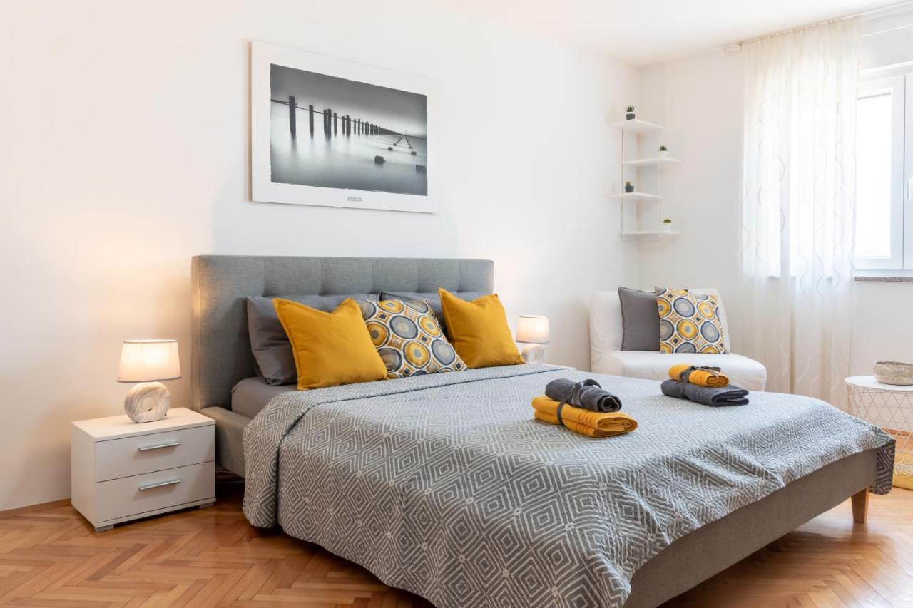 Apartment Dorrea Pula Exteriér fotografie