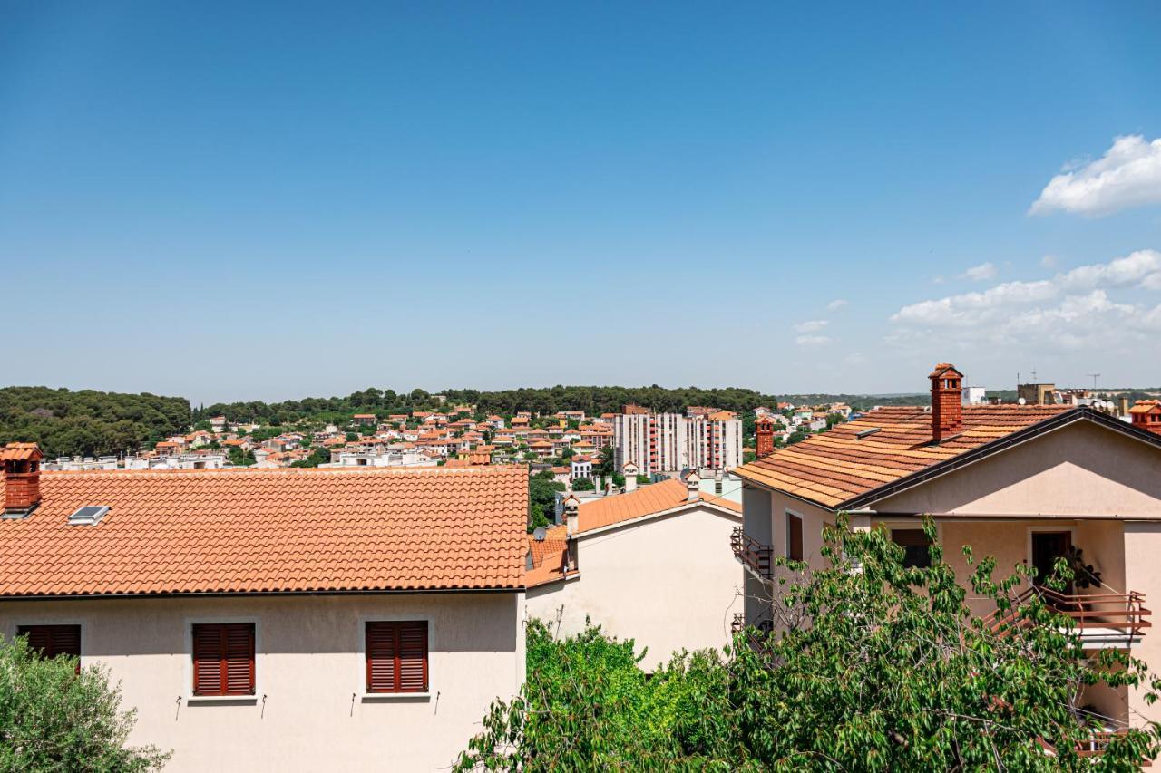 Apartment Dorrea Pula Exteriér fotografie